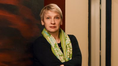 Read more about the article Glumica Gordana Boban o novoj predstavi Harisa Pašovića za “Avaz”: “Ovo nije samo ratna drama”